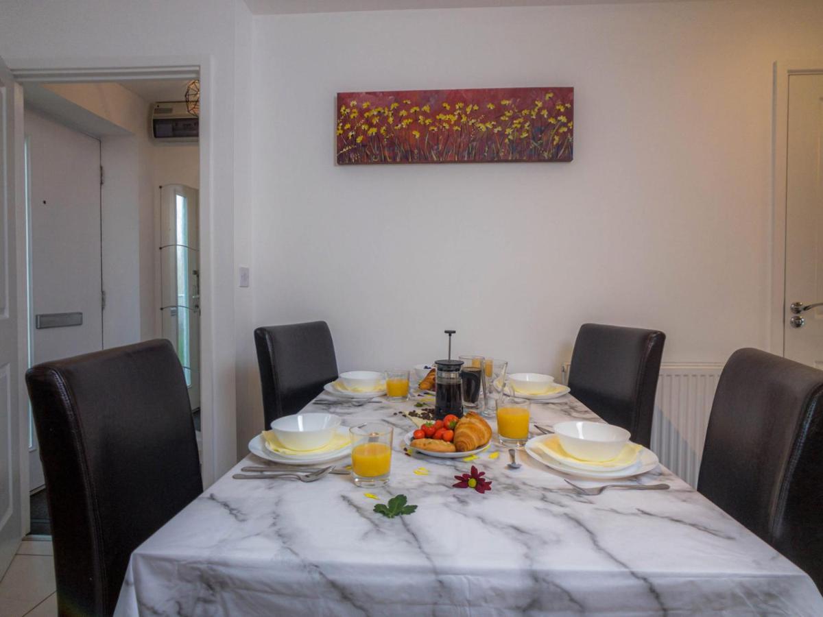 Modern 2 Bed House With Parking And Garden Villa Nottingham Exterior photo