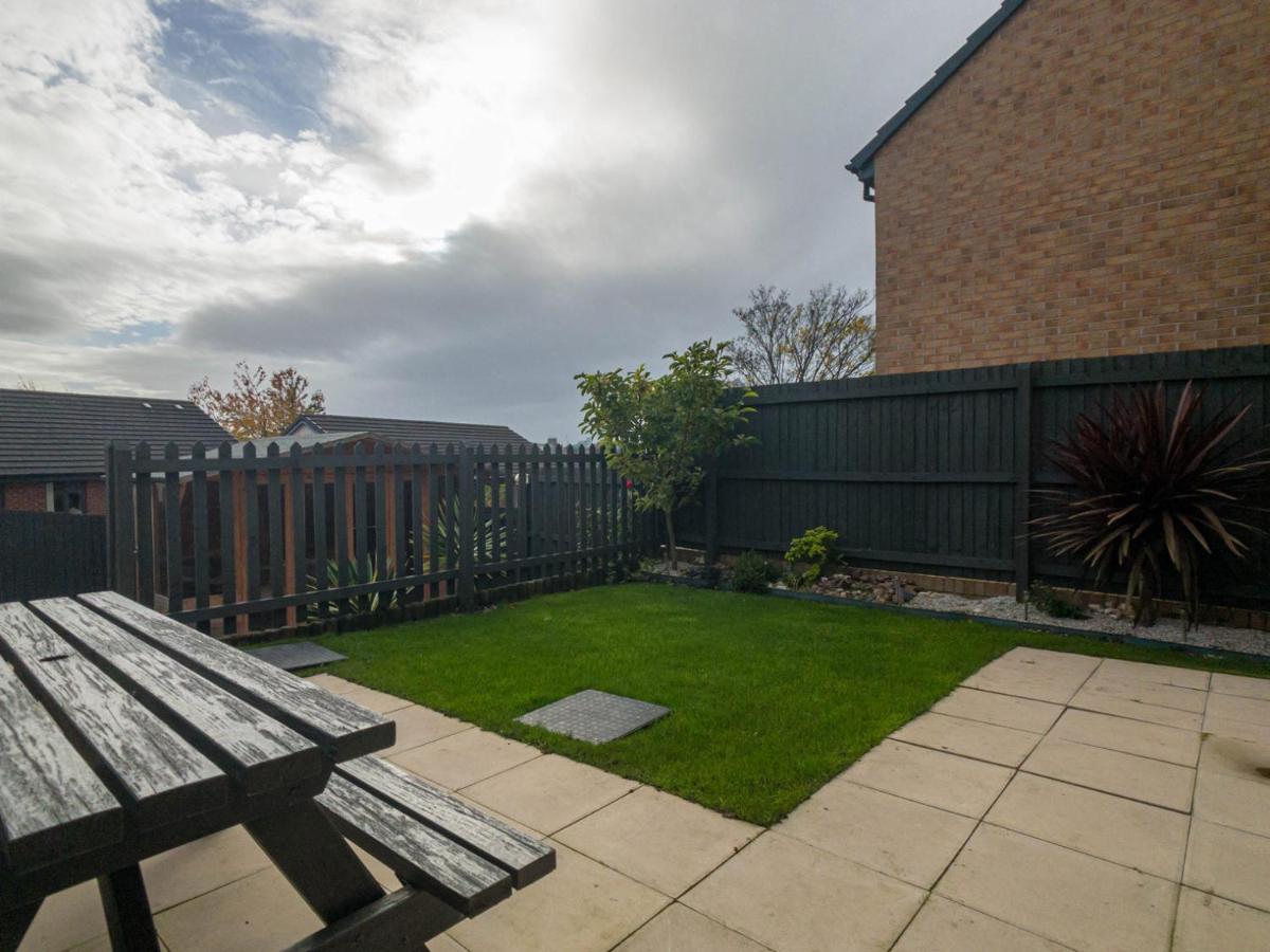 Modern 2 Bed House With Parking And Garden Villa Nottingham Exterior photo