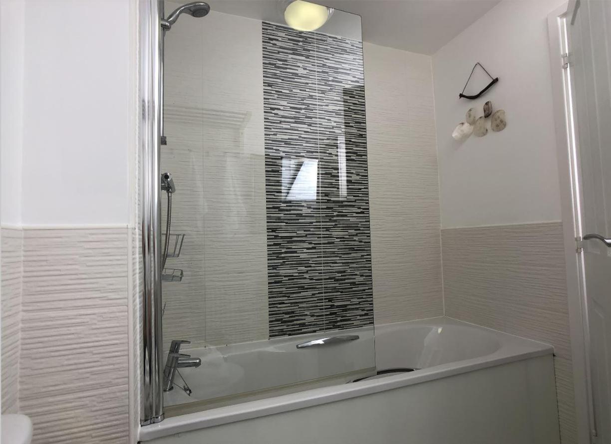 Modern 2 Bed House With Parking And Garden Villa Nottingham Exterior photo